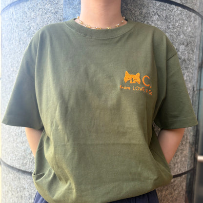 C. ロゴ T-shirt